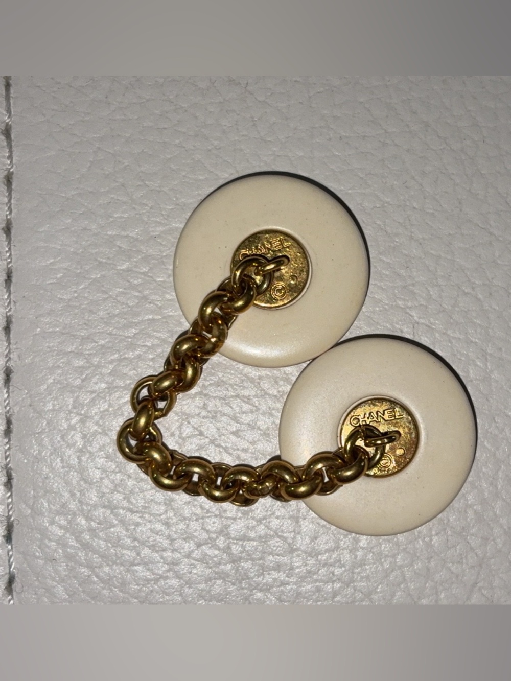 CHANEL Boutique Pale Cream Bouclé Cropped Blazer - Picture 9 of 16